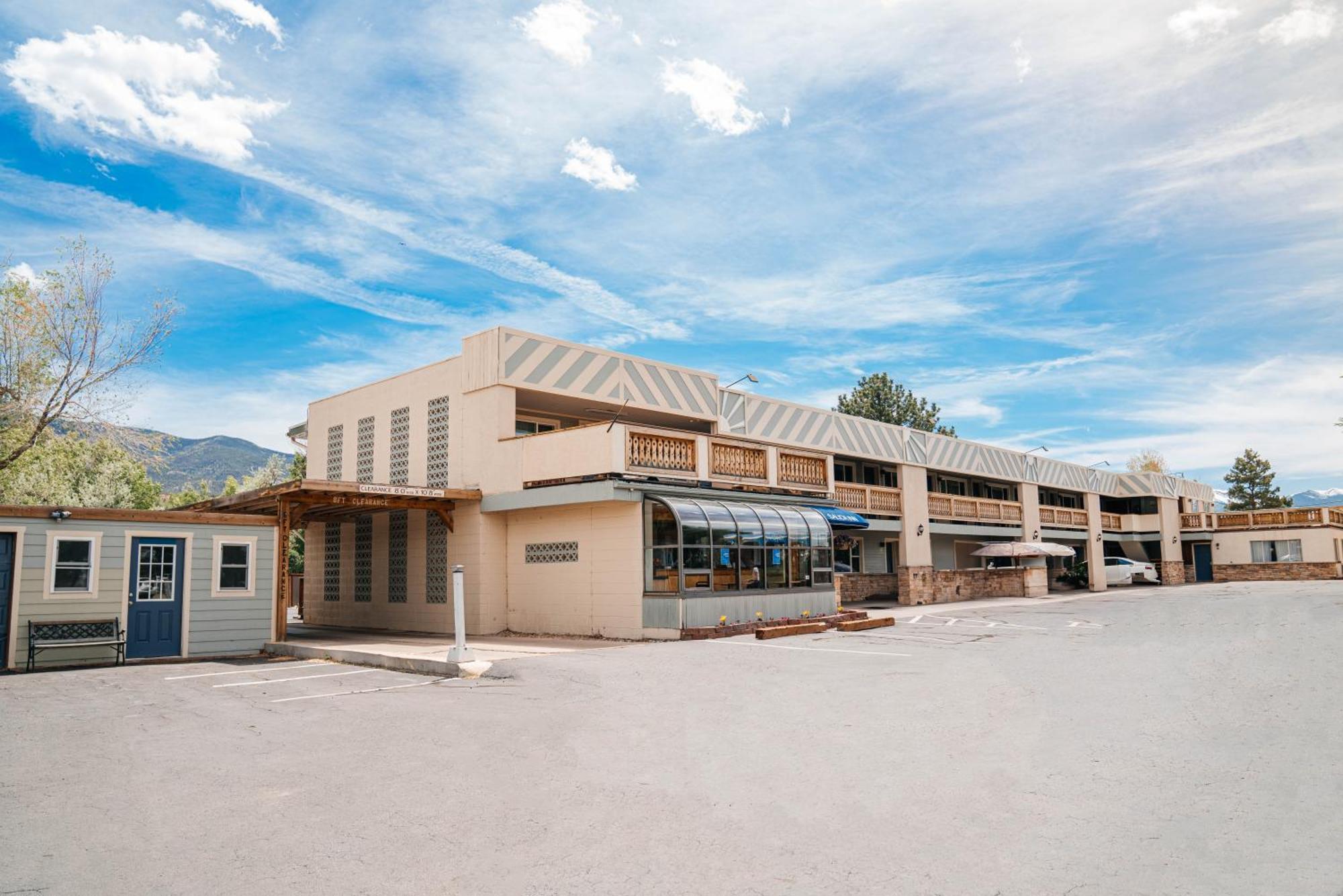Salida Inn & Monarch Suites Ngoại thất bức ảnh