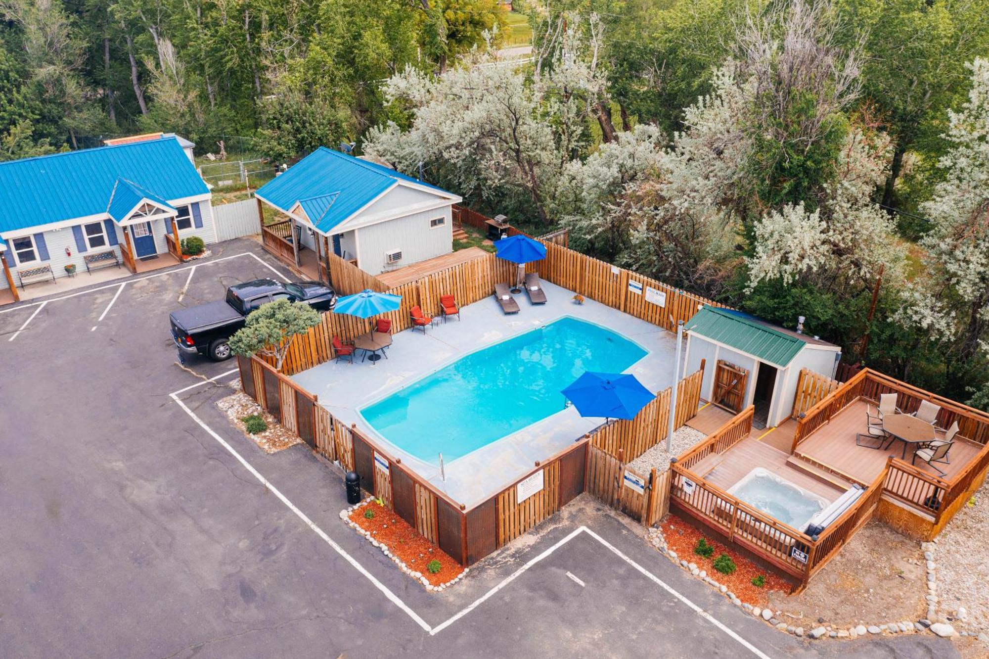 Salida Inn & Monarch Suites Ngoại thất bức ảnh