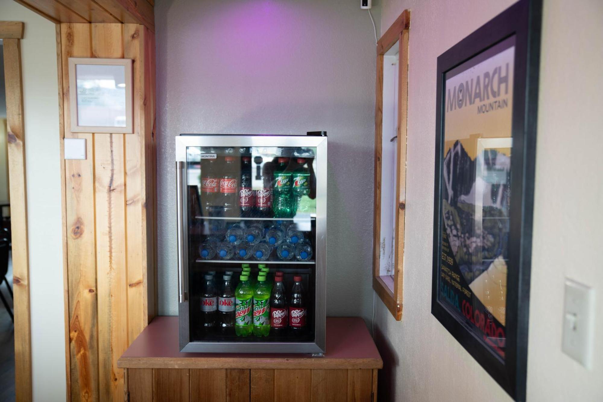 Salida Inn & Monarch Suites Ngoại thất bức ảnh